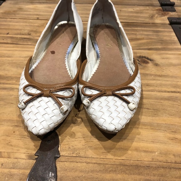 Sperry Shoes - Cream and Tan Flats